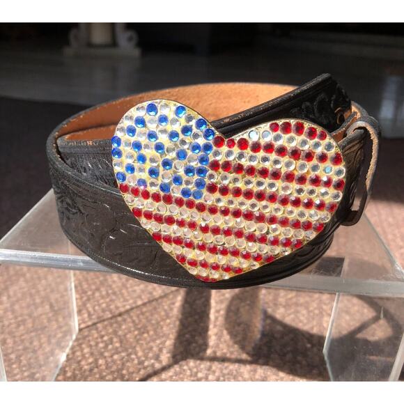CACHE Black Embossed Leather 3" METAL HEART Rhinestones Flag Buckle Belt NWT New - Picture 6 of 10